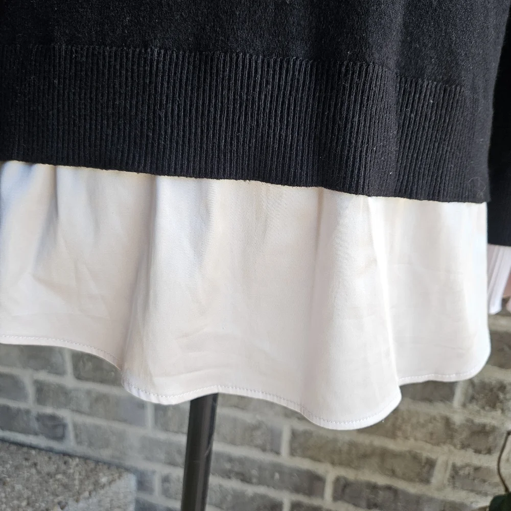 Siani Milano‎ Black Sweater With White Ruffled Trim Size Medium